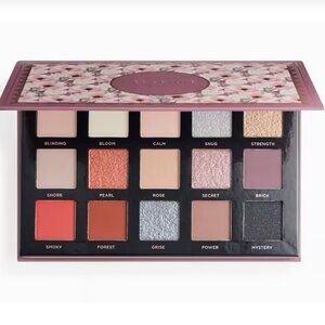 ACE BEAUTÉ Smoky Roses Eyeshadow Palette